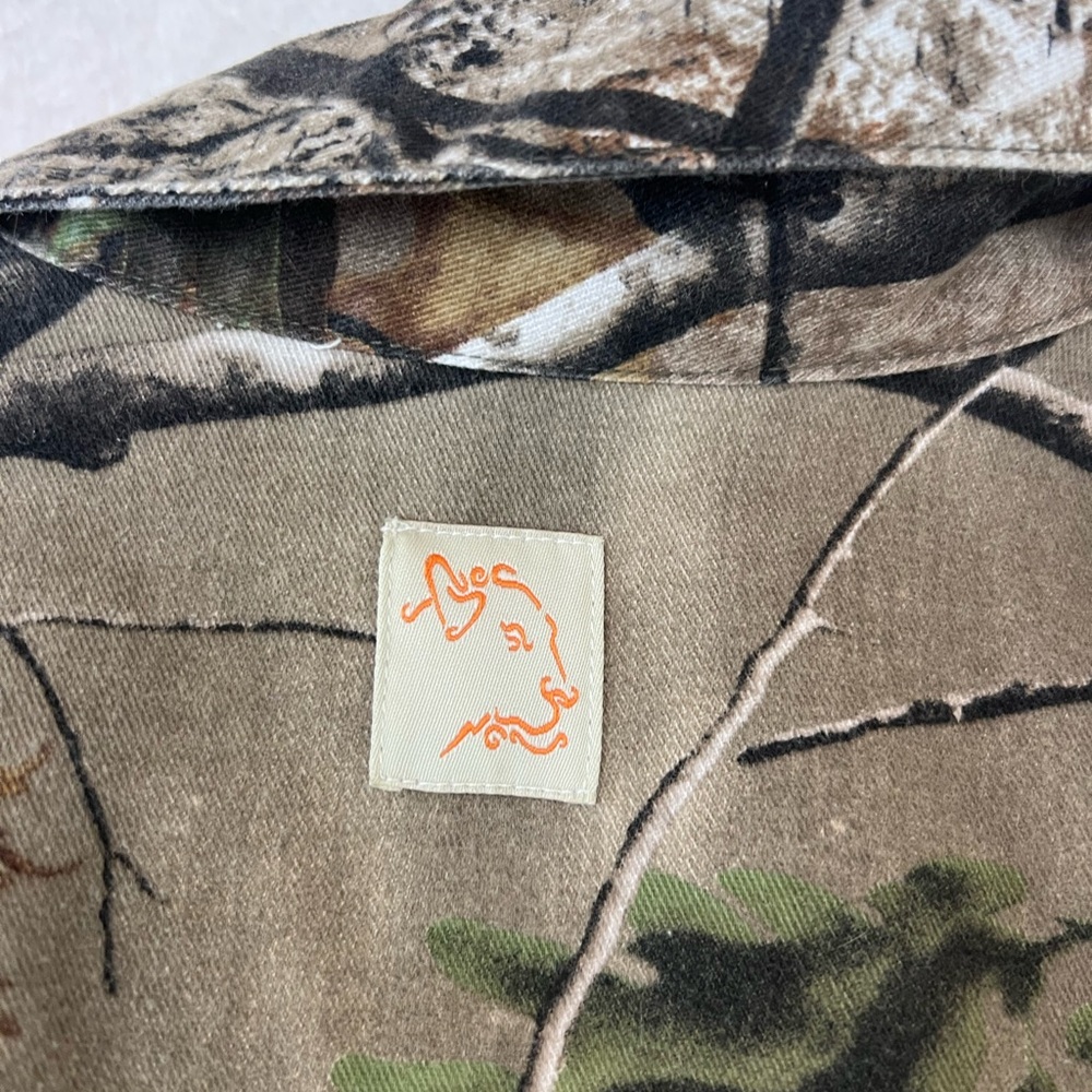 Realtree Button Down - Picture 6 of 6